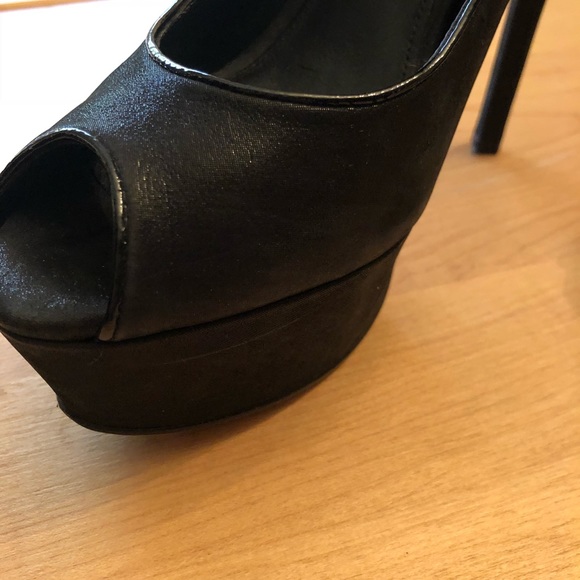 Brian Atwood Gorgeous pumps size 7.5 - Picture 4 of 8